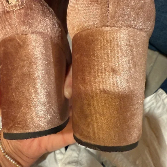 Free People Ladies’ size 39 Cecile Pink Velour block heel Ankle Boots - Picture 13 of 13